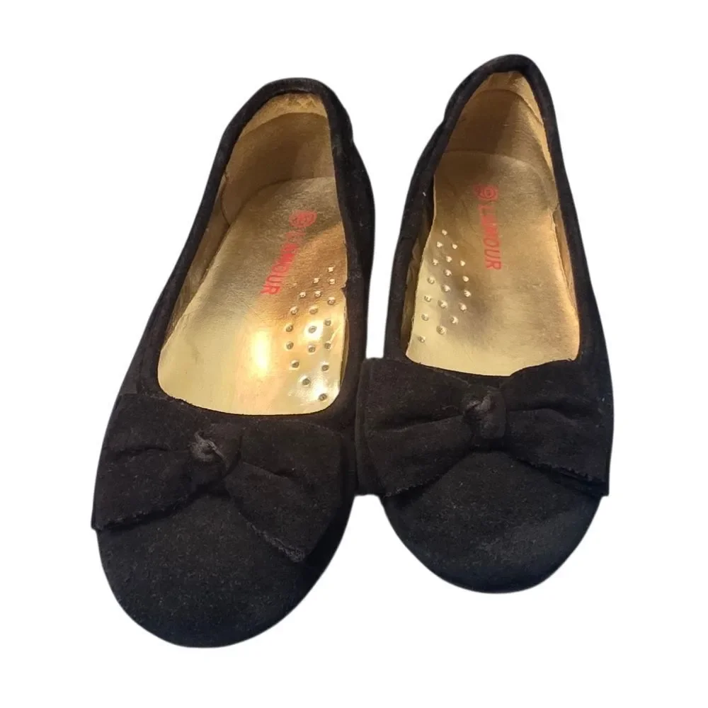 Elegant Black Flats with Bow